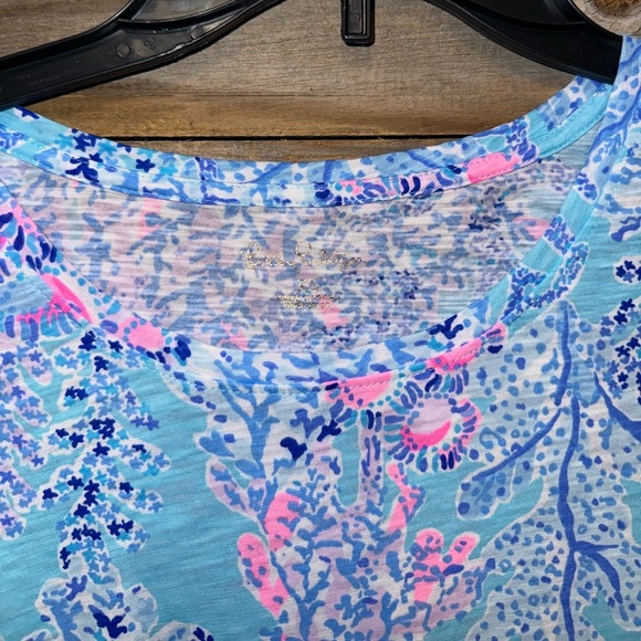 Lilly Pulitzer Etta V-Neck Top in Blue Ibiza Now You Sea Me. Size XS - Picture 3 of 6